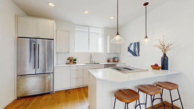 Building Photo - 2 bedroom in Seattle WA 98103