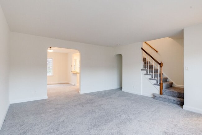 Building Photo - 1809 Glen Ridge Rd