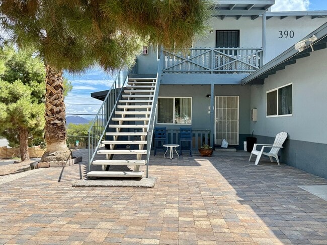 Building Photo - Charming 2-Bed Apartment – Well-Maintained...