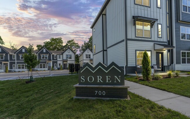 Building Photo - 3BR 3 BA townhome in Madison, ALL NEW Clos...