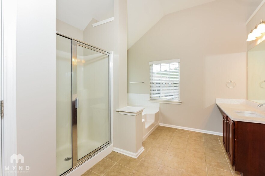 Building Photo - 7425 Absinth Dr