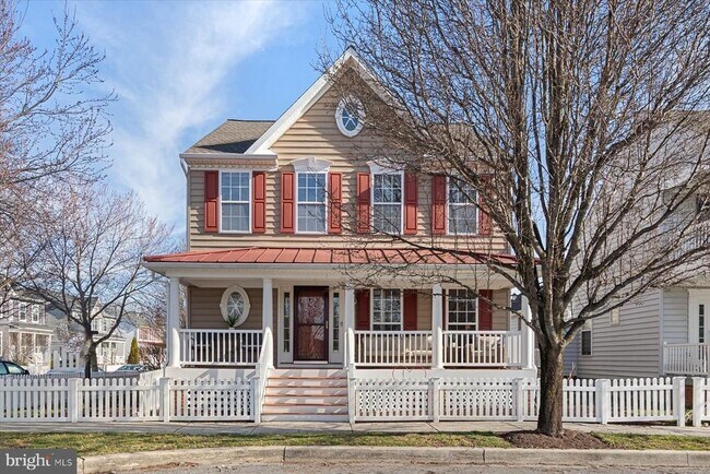 Building Photo - 301 Adelaide Dr