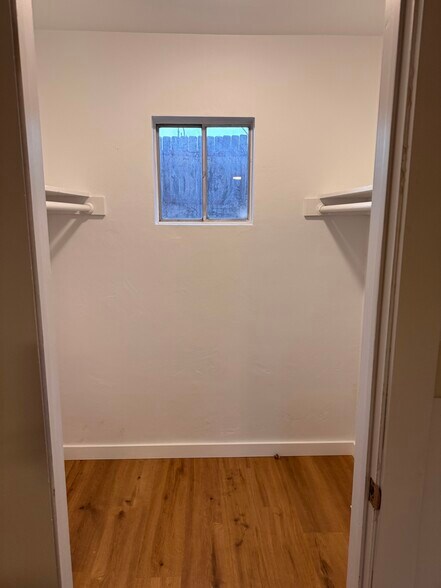 Building Photo - 1373 Real Way Ln
