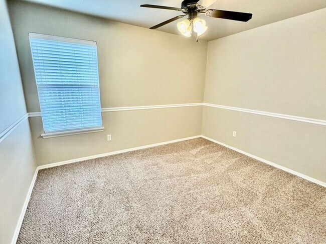 Building Photo - 8916 N 155th E Ave