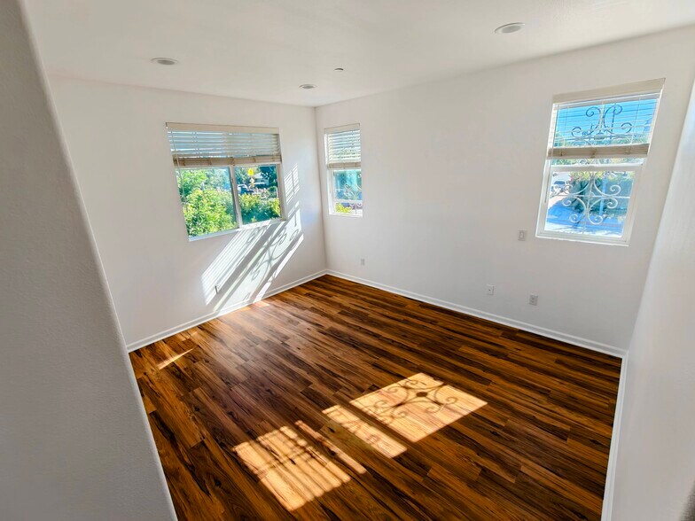 Master Bedroom - 7600 N Courage Way