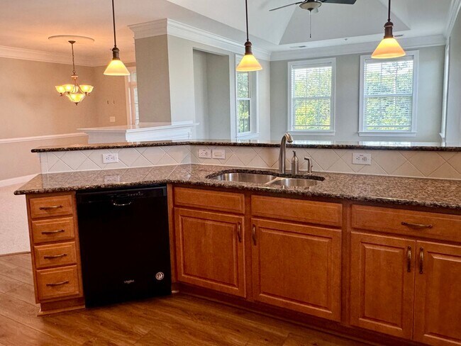 Building Photo - 2 Bedroom | 2 Bathroom Corner Unit Townhom...
