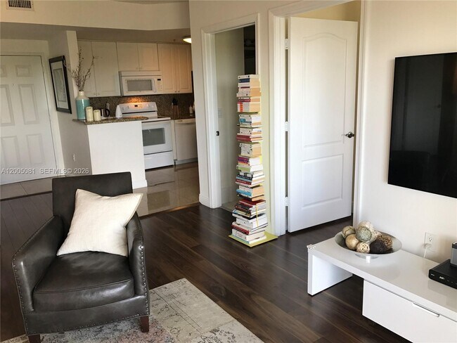 Building Photo - 1627 SW 37th Ave