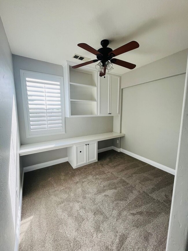 Building Photo - Beautiful, freshly renovated home in Avalon gated community in Visalia!