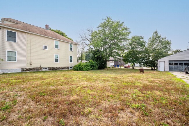 Building Photo - 106 Bismark St