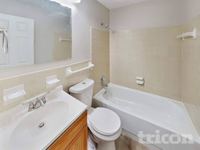 Building Photo - 14 Long Branch Ct