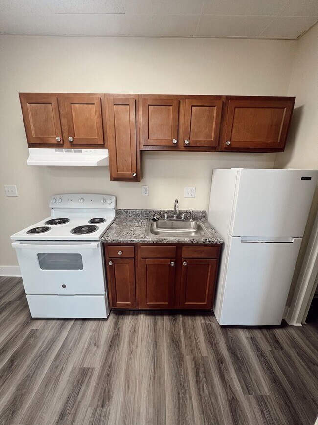 Building Photo - Franklin Park Apartments