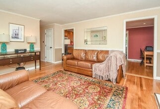 Building Photo - 19 Beatty St