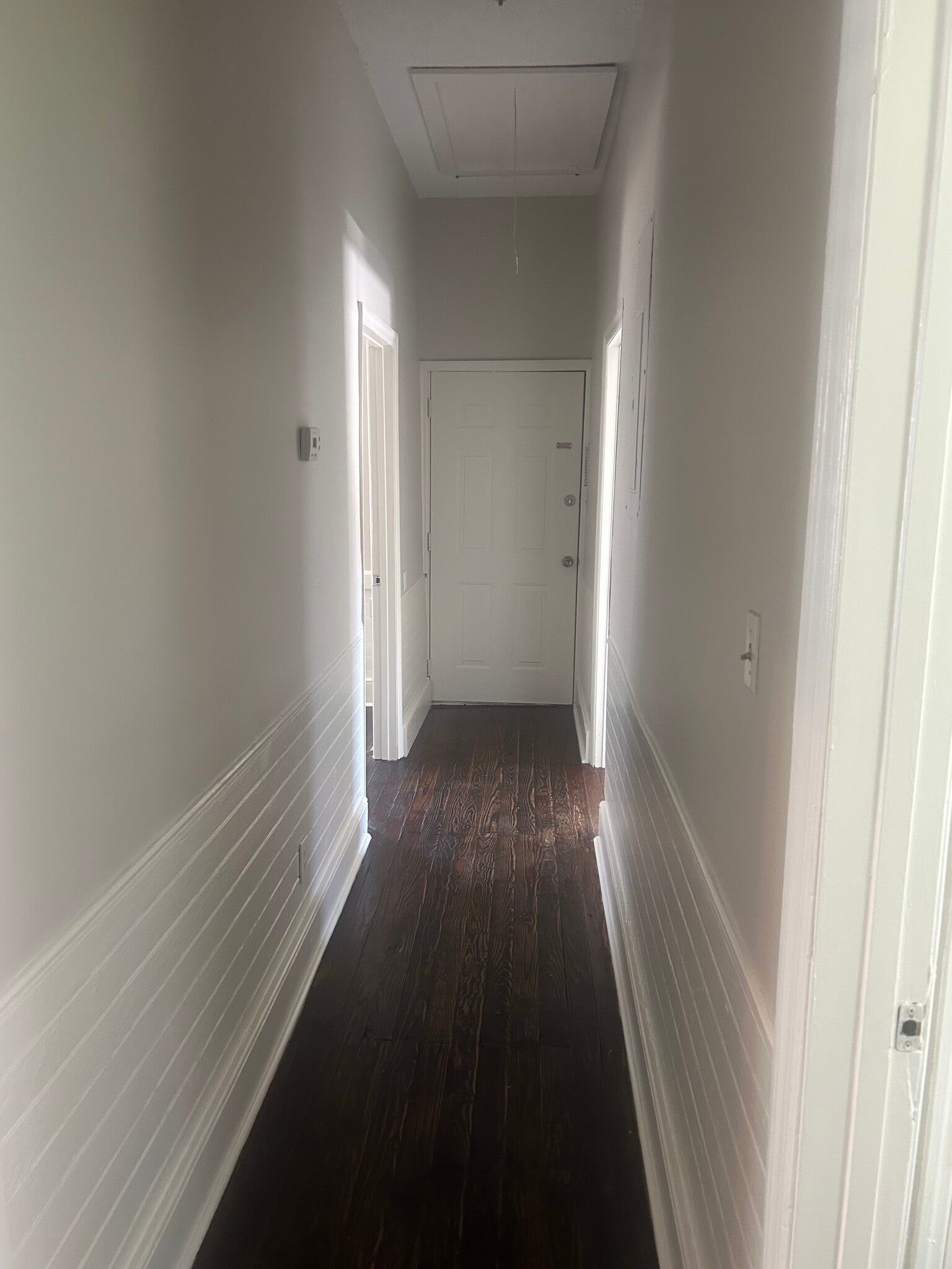 Building Photo - 520 E Hall Ln