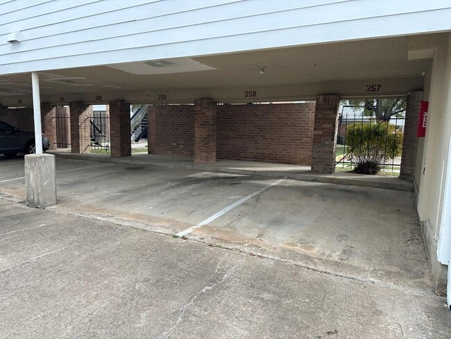 Building Photo - 7901 Cambridge St