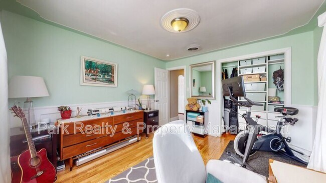 Building Photo - 6025 W 61st Ave