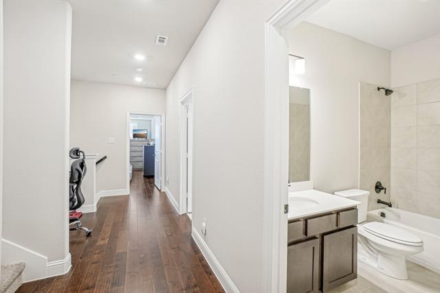 Building Photo - 373 Blackthorne Dr