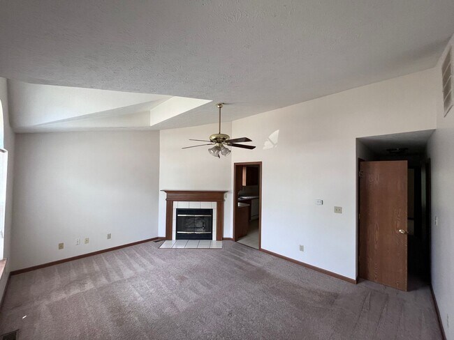 Building Photo - 543 Duroc Ct