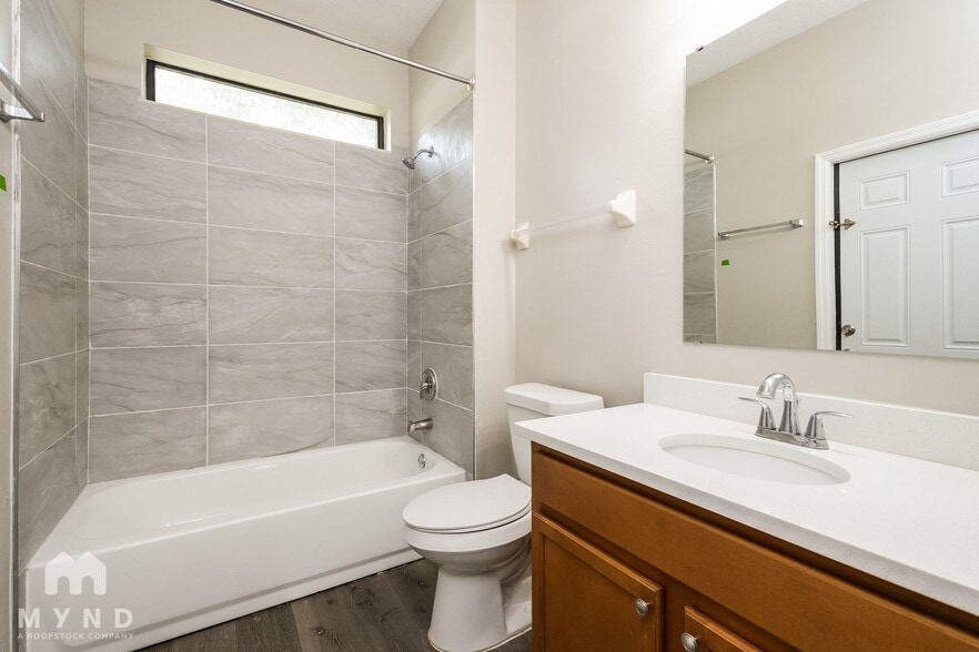 Building Photo - 4592 Sandhurst St