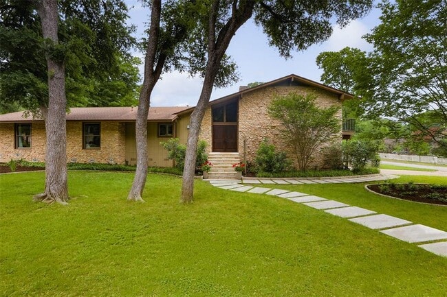 Primary Photo - 402 Bulian Ln