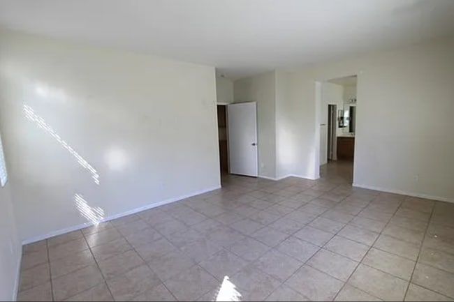 Building Photo - 40269 Miklich Dr