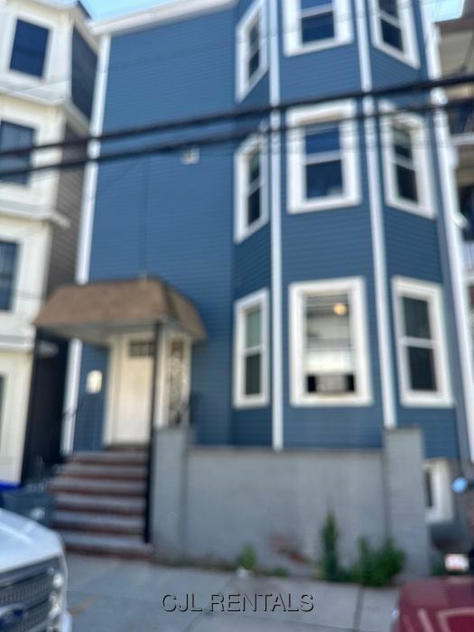 Building Photo - 63 Falcon St