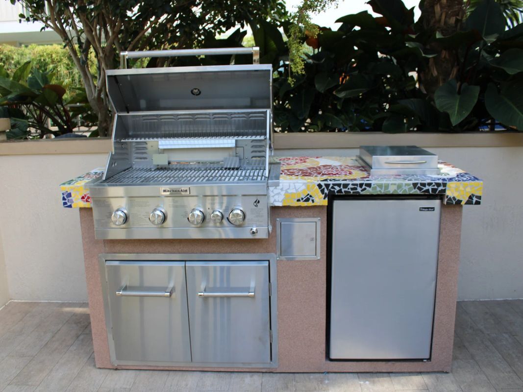 Building Photo - 551 NE 39th St