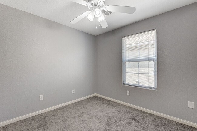 Building Photo - 3909 Sweet Pine St