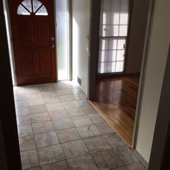 Building Photo - 5670 Morning Creek Cir