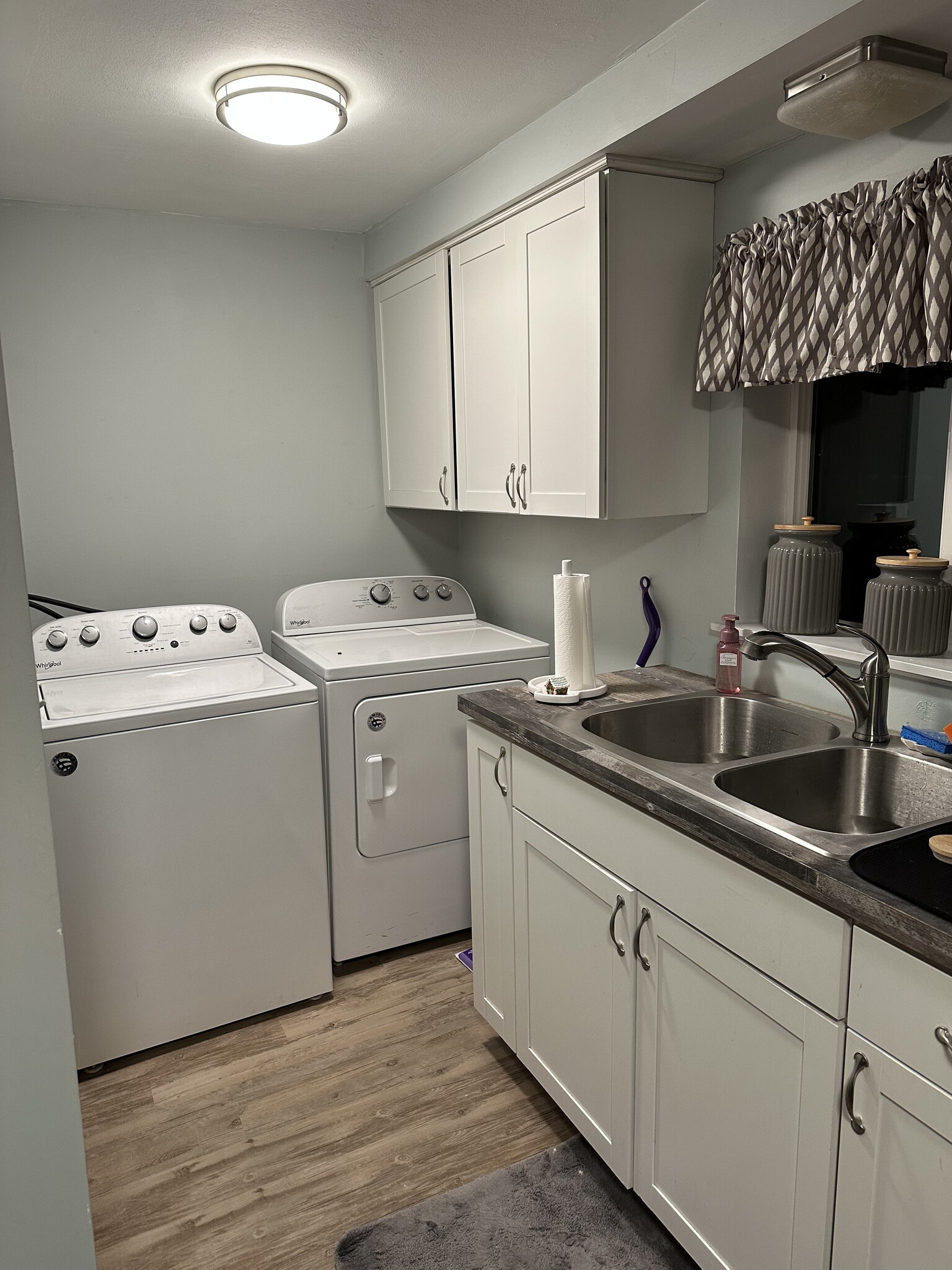 Kitchen Area - 83 E Main St