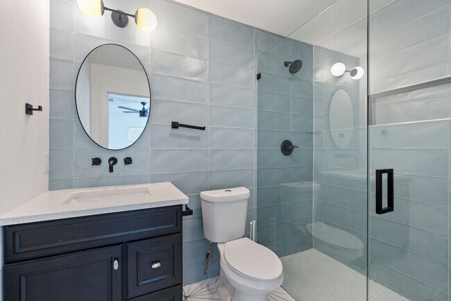 Building Photo - Beautifully Renovated Multi-Generational Concept Build!