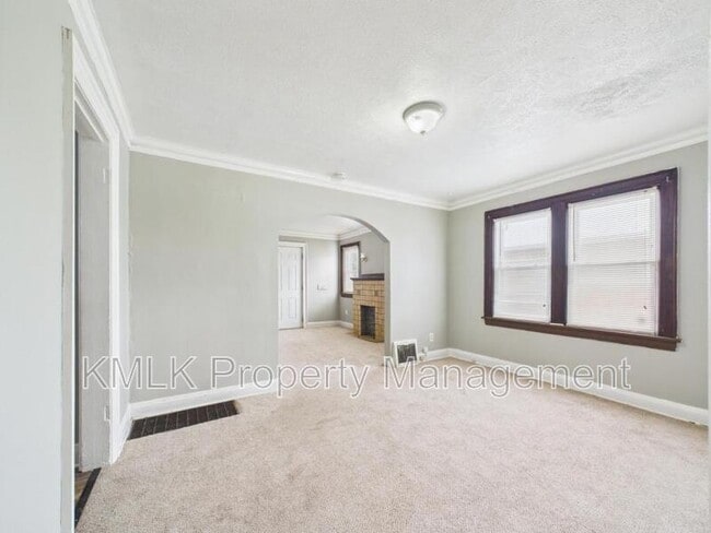 Building Photo - 916 Peckham St