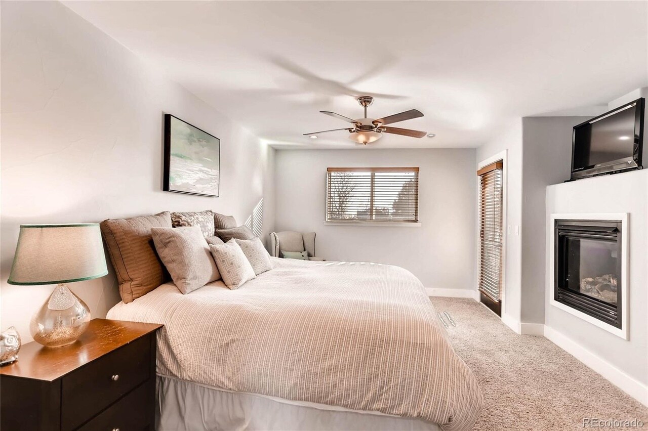 Master bedroom - 3317 W Hayward Pl