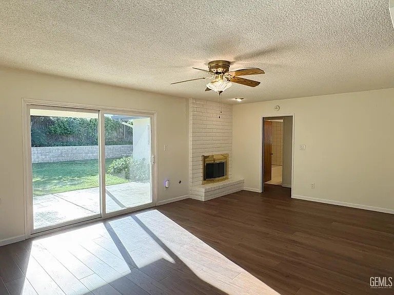 Building Photo - 2705 Parkfield Ct