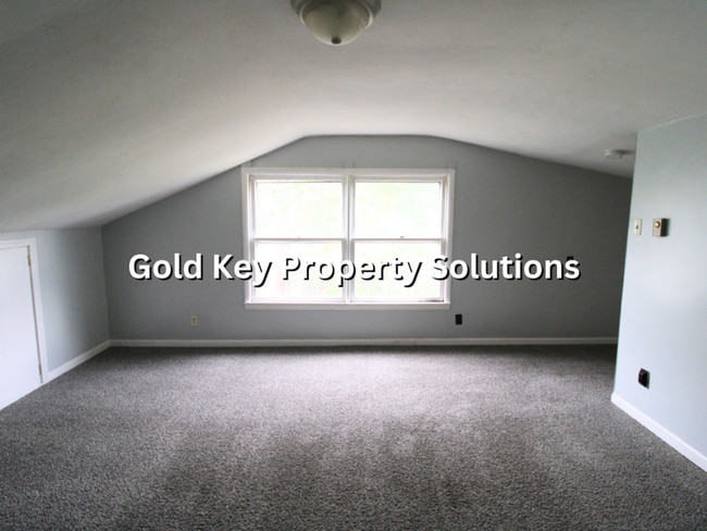 Building Photo - 117 E John St