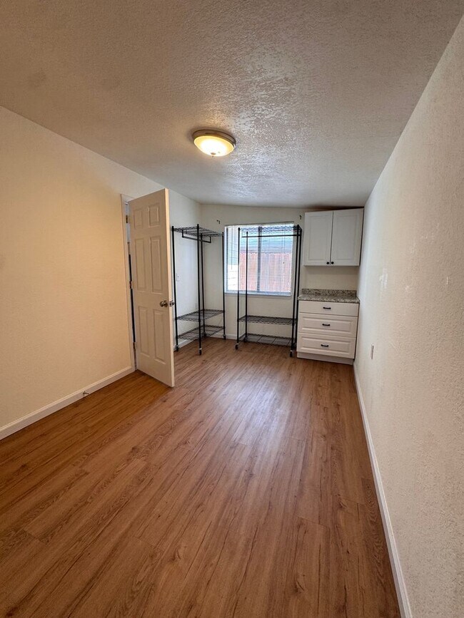 Building Photo - 231 Foresthill Ave