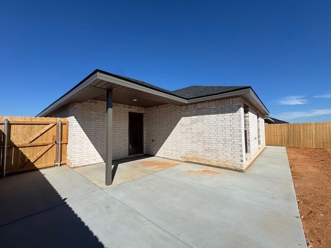 Building Photo - 10300 Pronghorn Rd