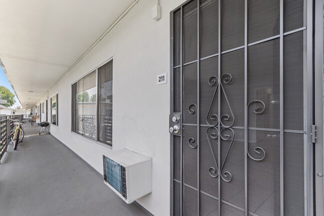 Floorplan - Shermanair Apartments