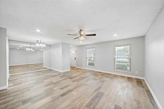 Building Photo - 14256 Misty Meadow Ln