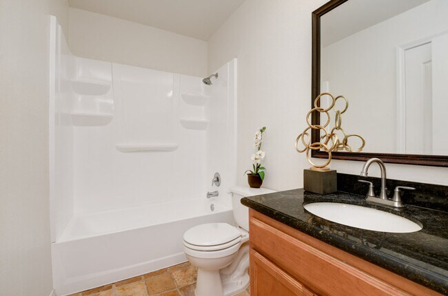 Building Photo - 526 Calle Montecito