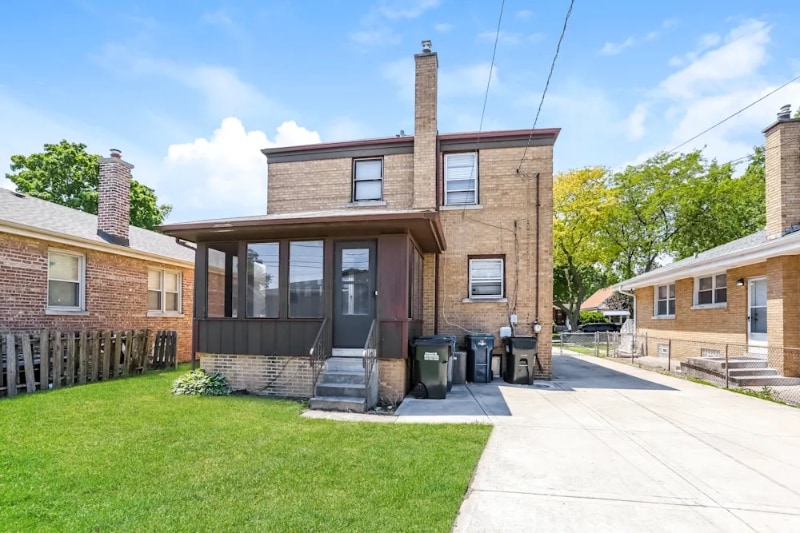 Building Photo - 9147 S Richmond Ave