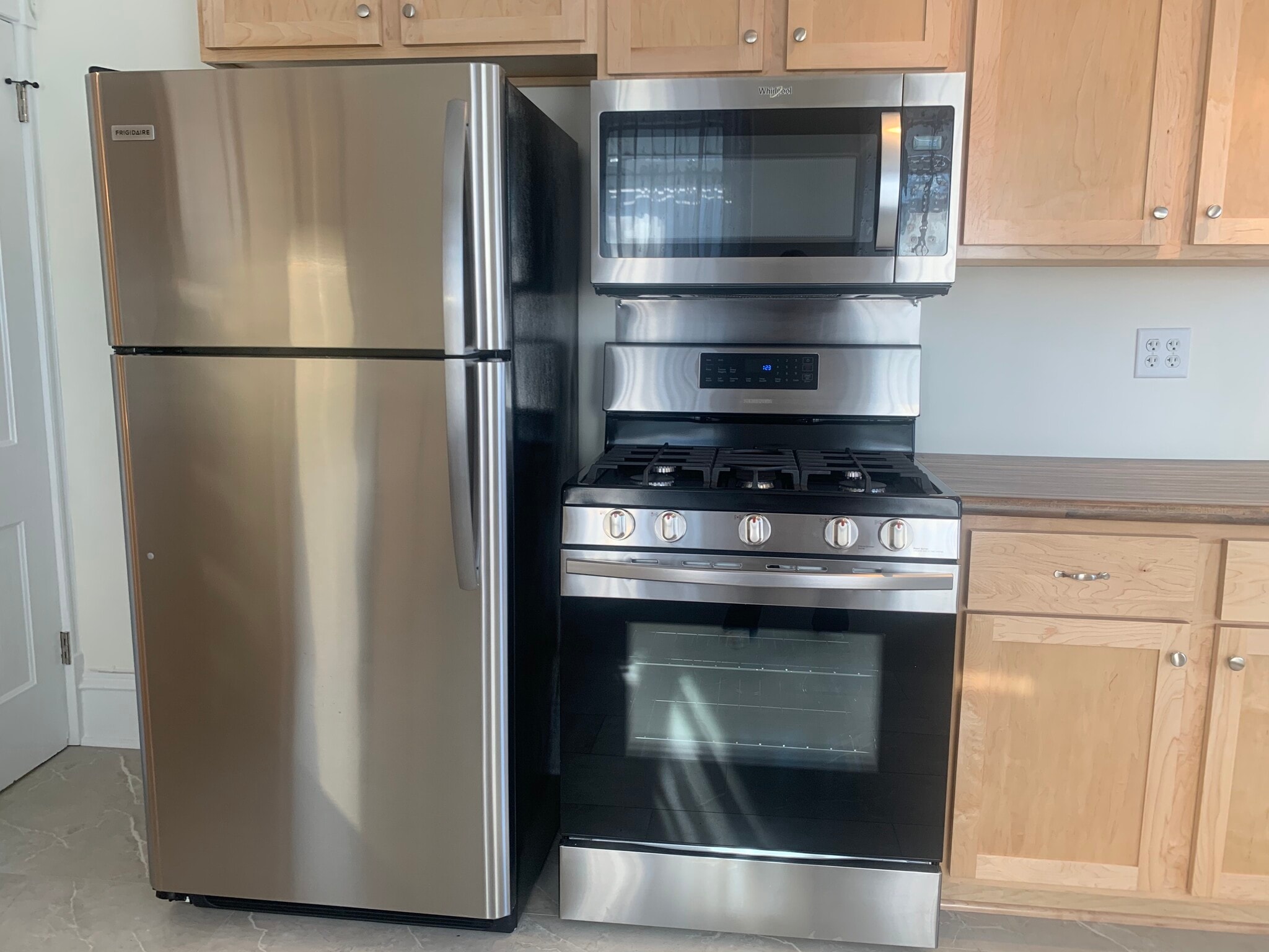 Close up of appliances - 2645 Colfax Ave S