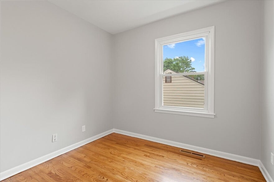 Bedroom 1 View #1 - 2301 W 73rd St