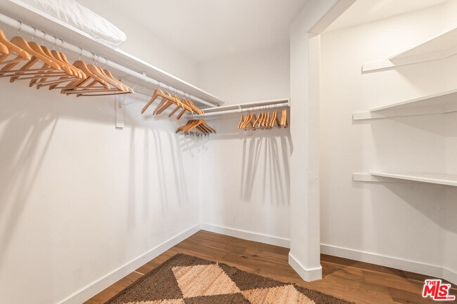 Building Photo - 8425 Hillside Ave