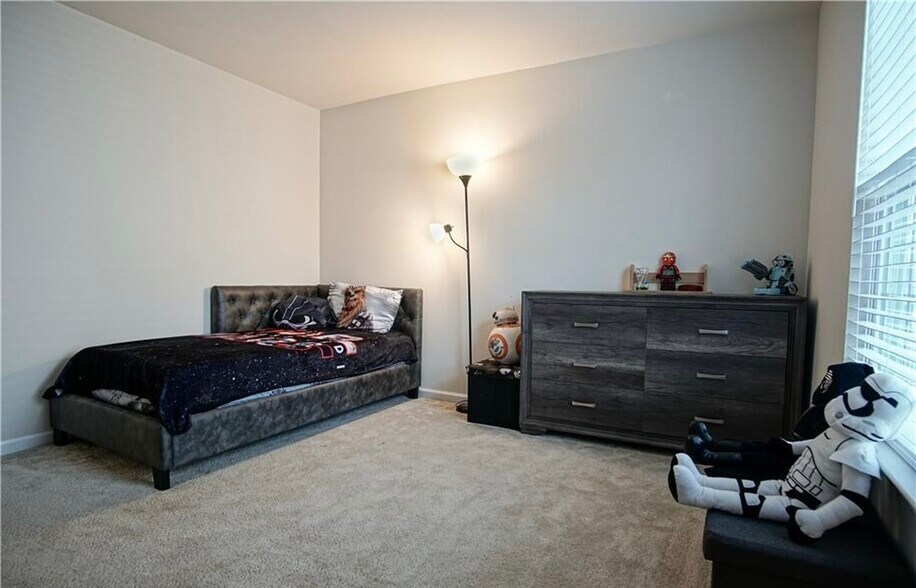 Building Photo - 13420 Harbor Dr