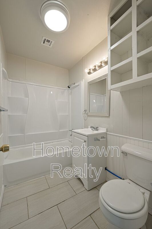Building Photo - 2805 N Shady Nook Way
