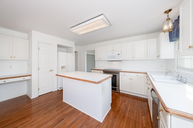 Building Photo - 49301 Quail Run Ct