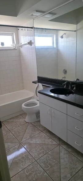 Building Photo - 2010 Chelam Way