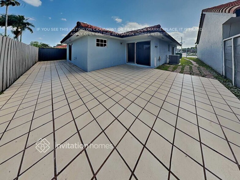 Building Photo - 5790 SW 156th Ct