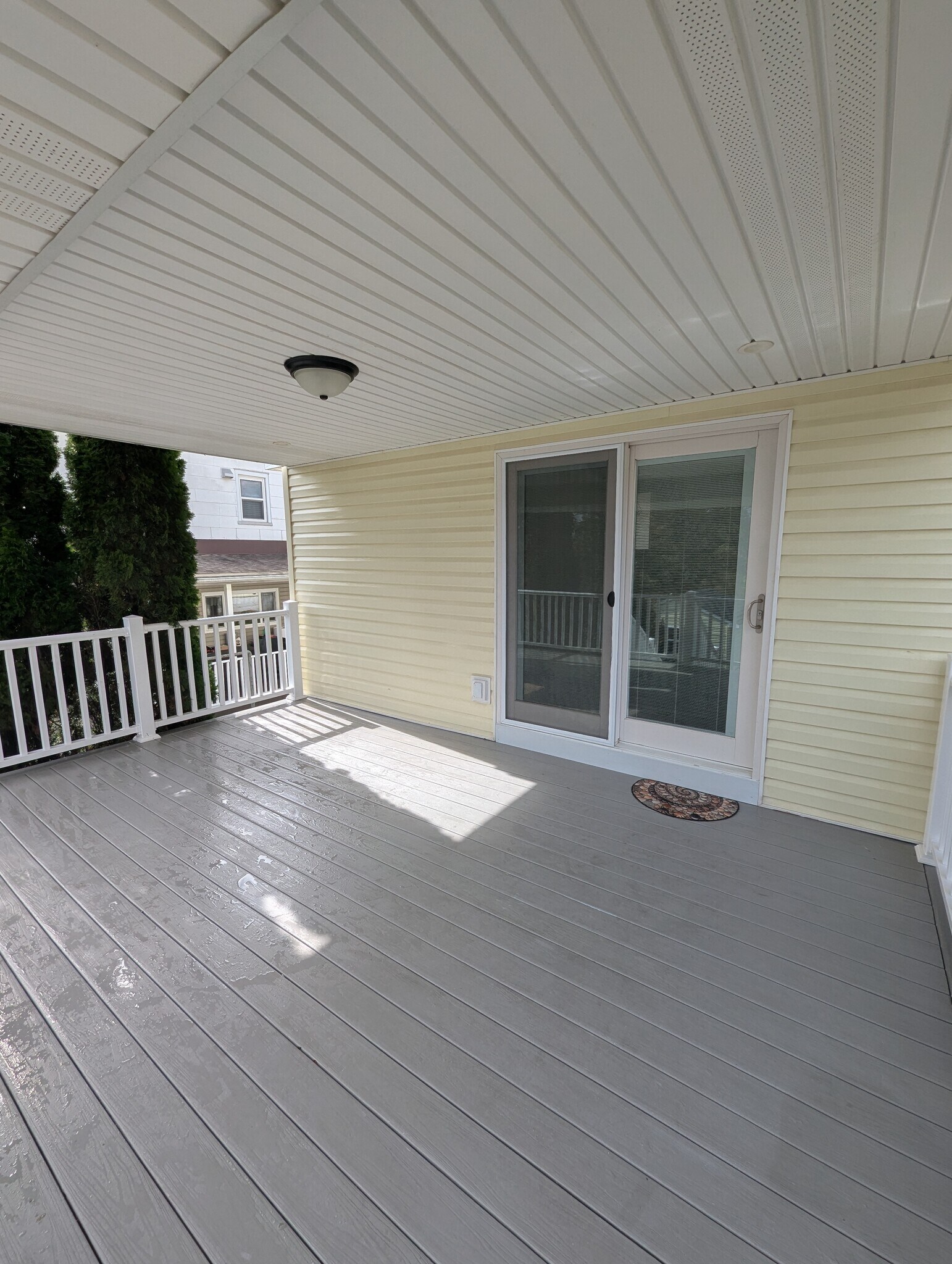 Building Photo - 228 School St