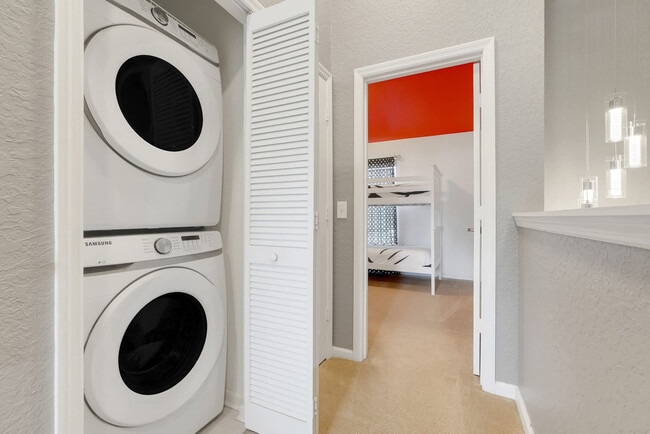 Building Photo - 2530 Maneshaw Ln